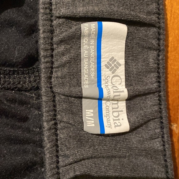 Women’s gray skirt made by Columbia - Picture 5 of 5